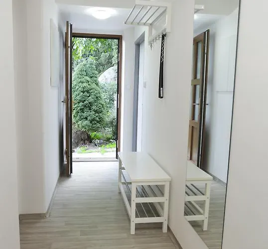 Pod Skalou V Ceskem Raji Besedice
