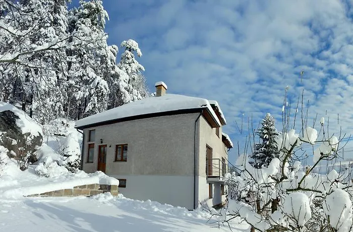 Pod Skalou V Ceskem Raji Besedice